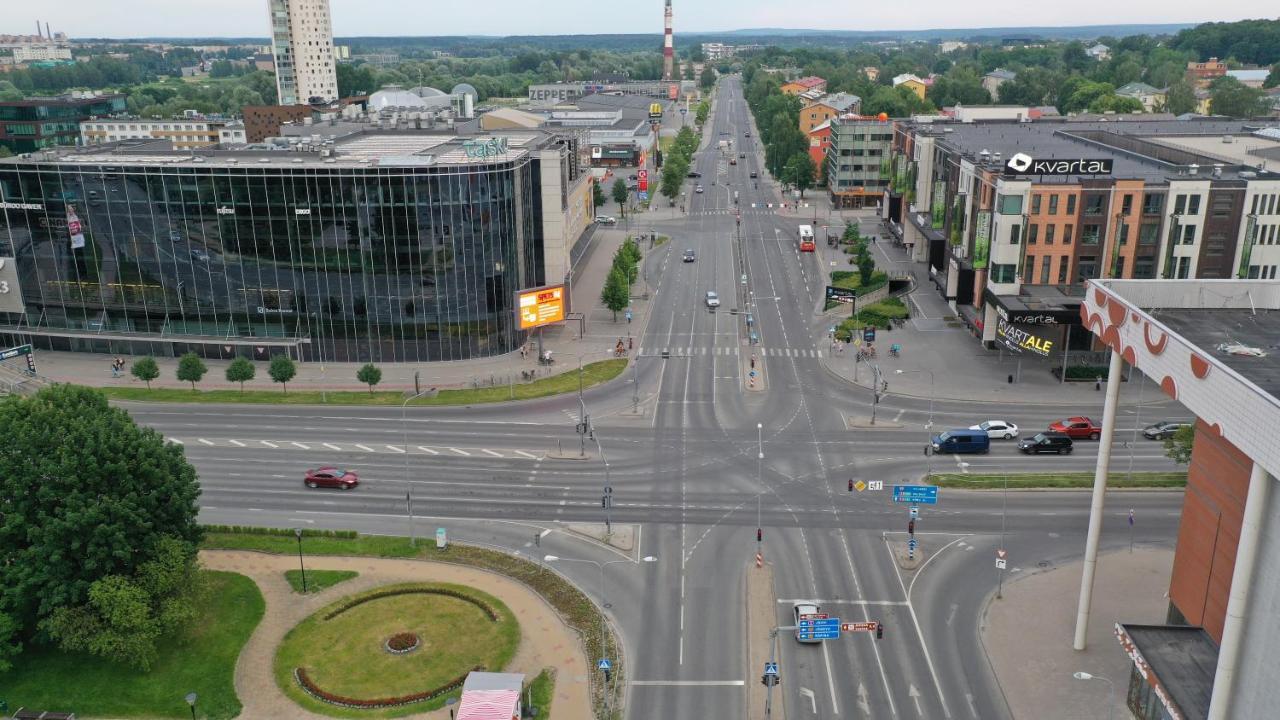 Over The River Apartment Tartu Buitenkant foto